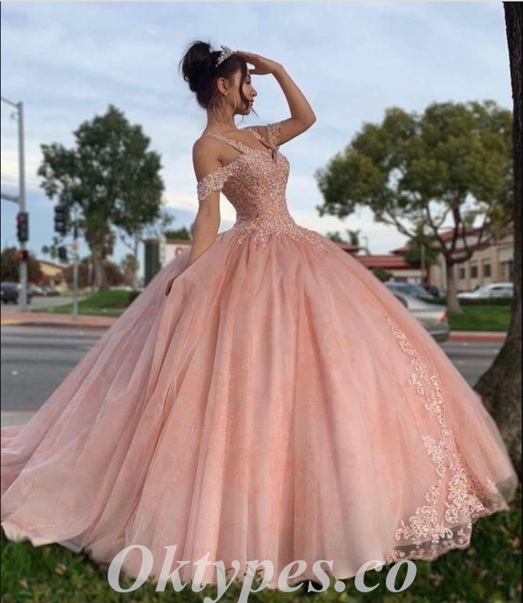 Gorgeous Tulle Cold Shoulder V-Neck Sleeveless A-Line Long Prom Dresses/Ball Gown With Applique And Beading,PDS0637